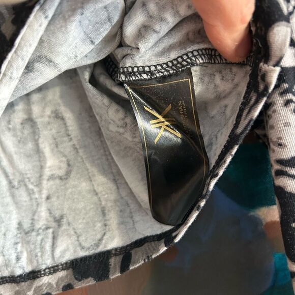 Kardashian Kollection Black and Gray Snake Patterned Long Sleeve Crop Top Large - Picture 5 of 10